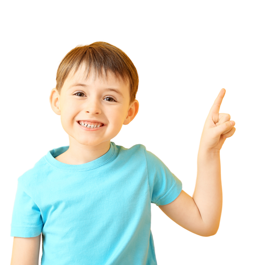 Niño señalando certificado
